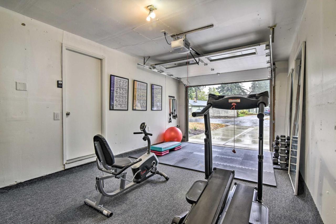 Lovely Vancouver Retreat With Home Gym! Exterior photo